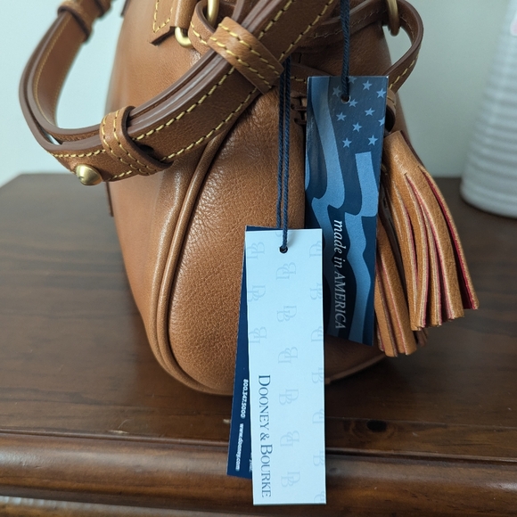 NWT Dooney and Bourke Florentine natural tassel shoulder bag - Picture 3 of 9